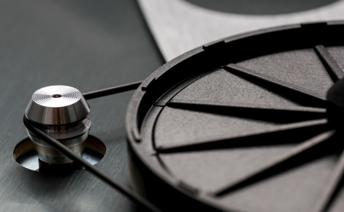 Rega Planar 3 RS Edition turntable with Neo MK2 power supply