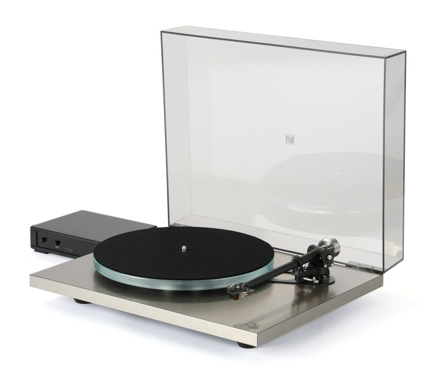 Rega Planar 6 RS Edition turntable, full product view