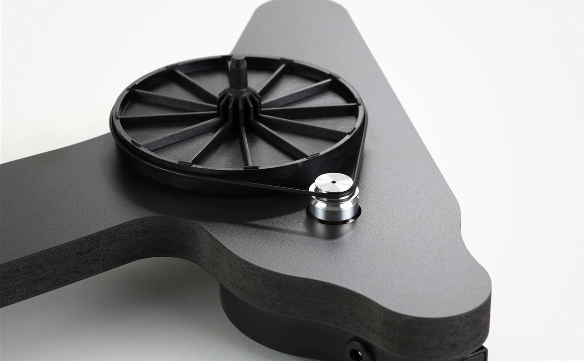 Rega Replay Advanced EBLT belt, motor pulley and subplatter detail