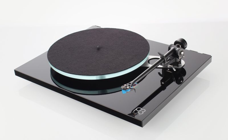 Rega Planar 3 turntable in Black, full product view
