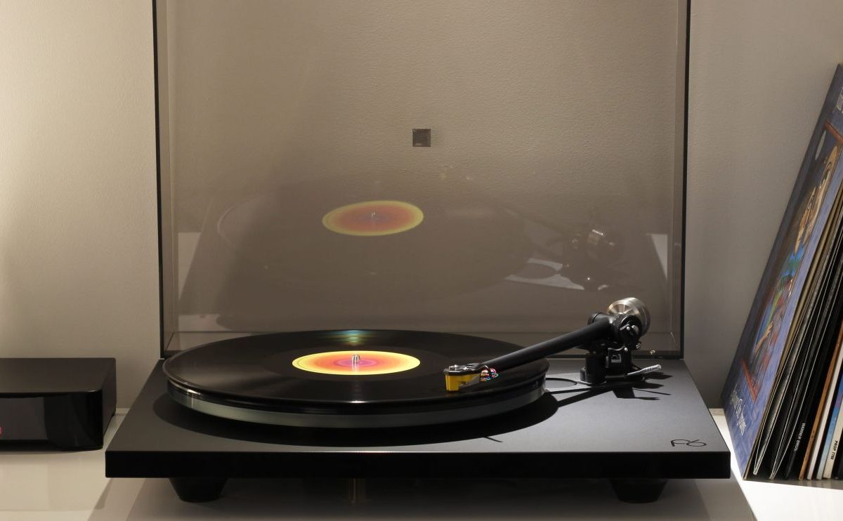 Rega Planar 6 turntable with Neo MK2 power supply