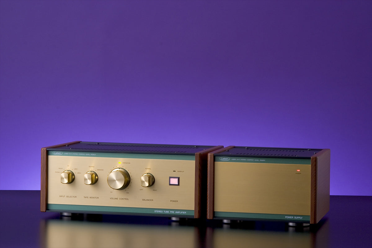 Leben RS-28CX preamplifier and separate power supply, front view