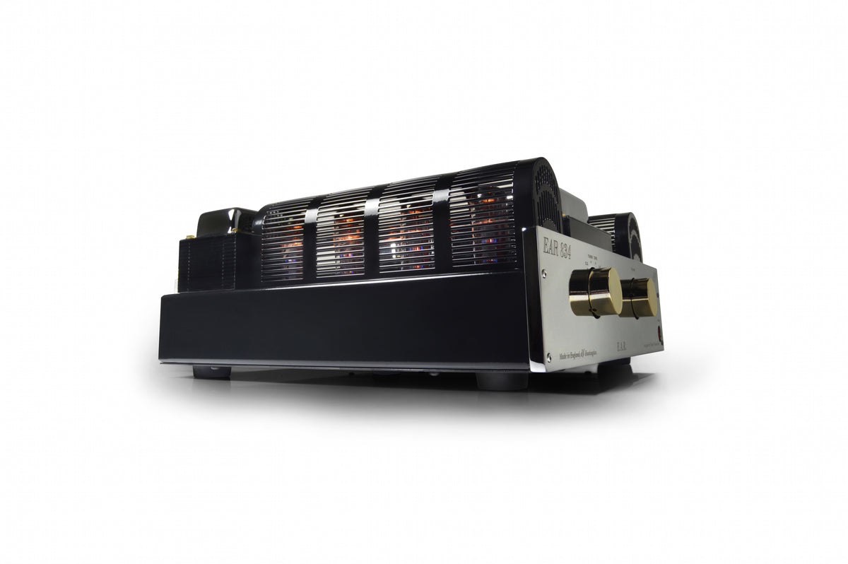 EAR Yoshino 834 integrated amplifier, three-quarter front view