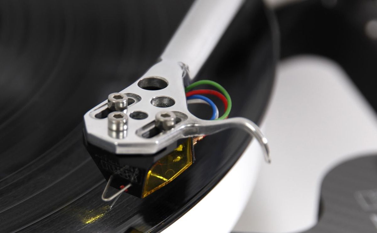 Rega RB Titanium Reference Tonearm - official product detail 2
