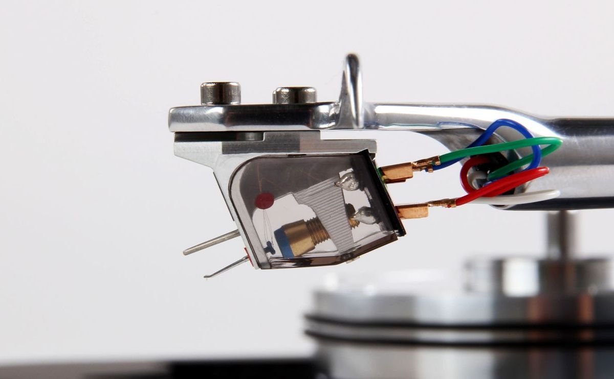 Rega Apheta 3 MC Cartridge, official cartridge view 2