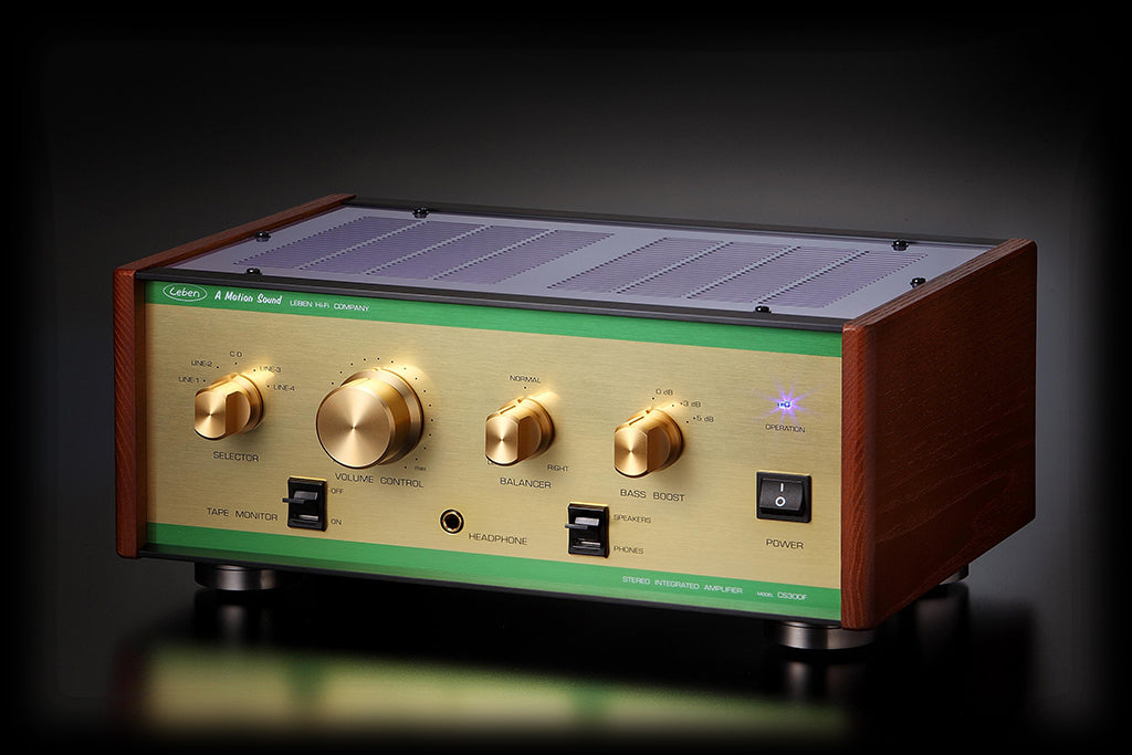Leben CS-300F integrated amplifier, front three-quarter view