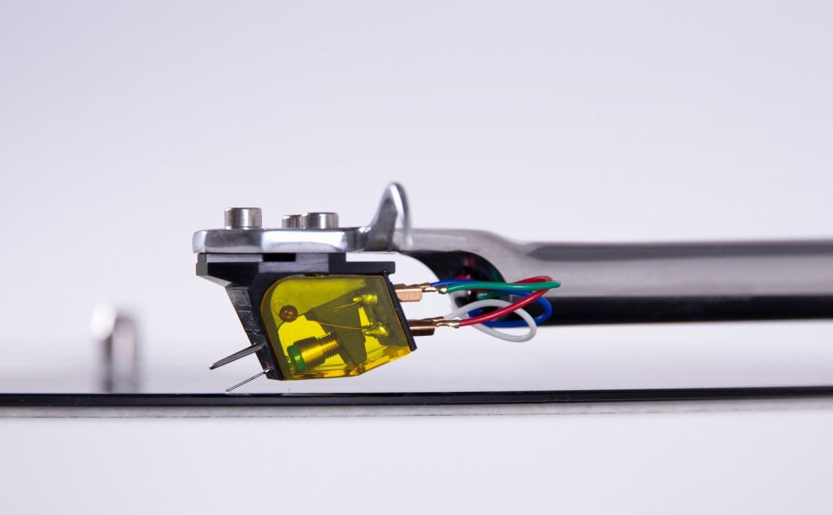 Rega Aphelion 2 MC Reference Cartridge, official cartridge view 3