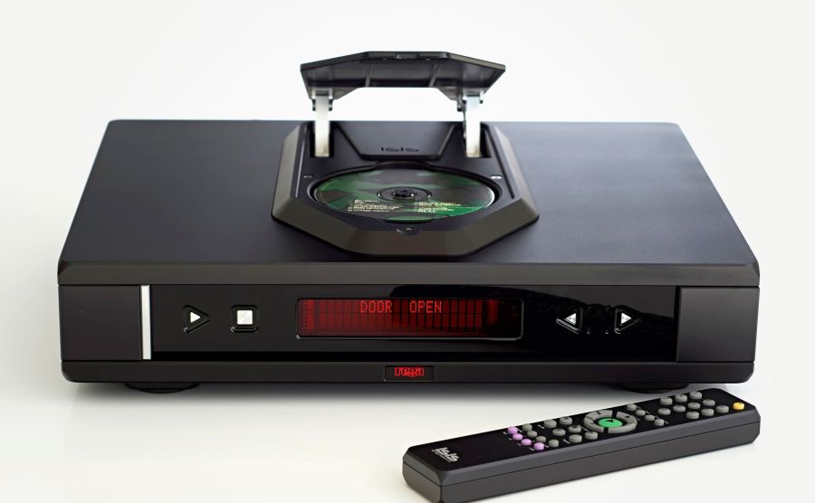 Rega Isis Reference CD Player, official CD player view 4